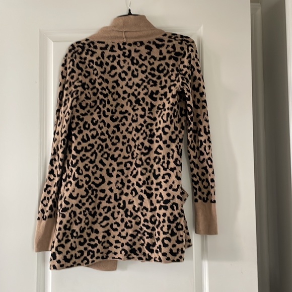 Women’s Cheetah Print Cardigan - Picture 4 of 5